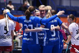 Malér po šampionátu v Ostravě! Florbalistky v péči lékařů, půlka finského týmu neodletěla podle plánu - Sport.cz